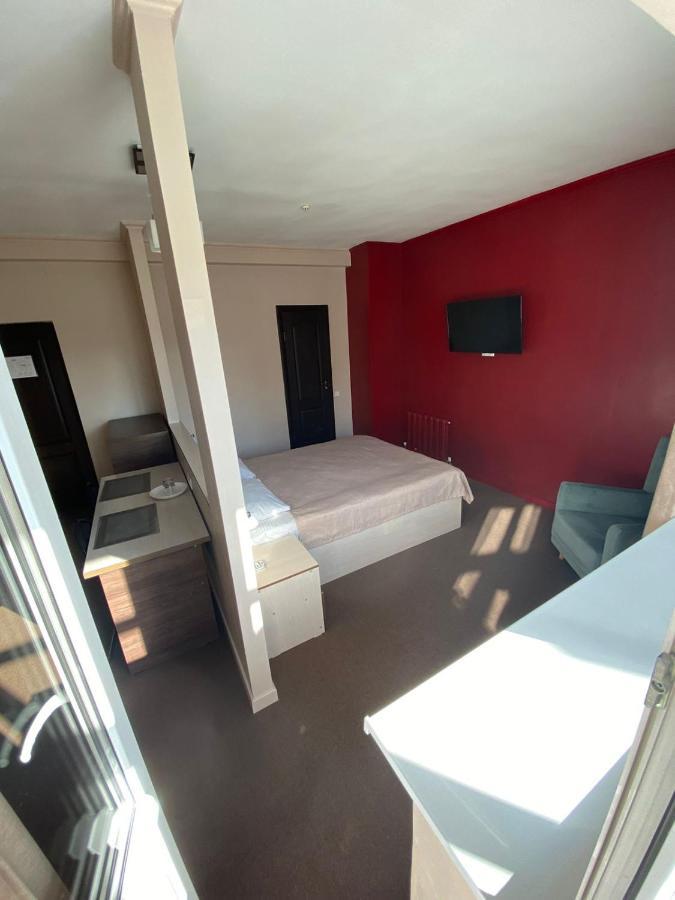 Ulpan Mini Hotel Astaná Exterior foto